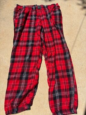 54% cotton Victoria's Secret Red Plaid Flannel Pajama bottoms